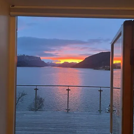 Views Of Fjords And Mountains With Hottub * Holmedal